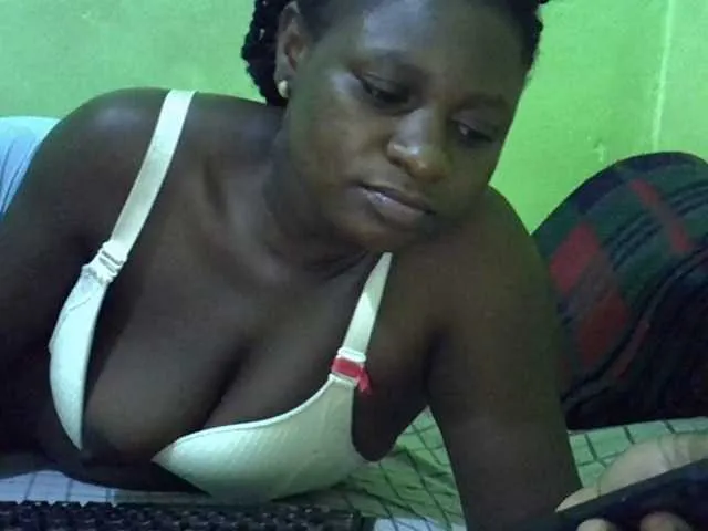 Freechat CUTE-LIZ on BongaCams