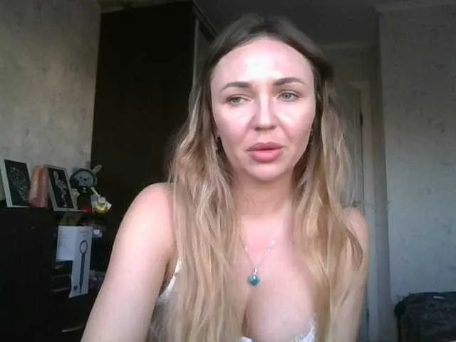 Offline CuteFngelina on BongaCams