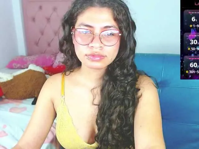 Offline Cyntiaross on BongaCams