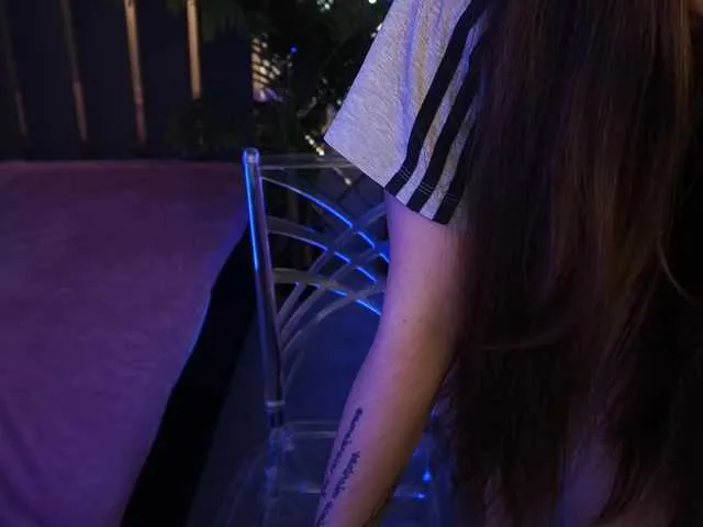 Offline DanielaReign on BongaCams