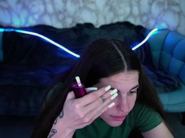 Offline DanielaReign on BongaCams