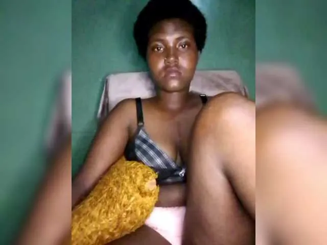 Freechat Davinalola on BongaCams