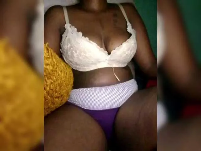 Freechat Davinalola on BongaCams