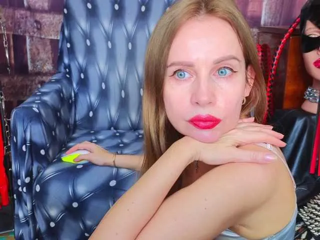 Offline deluxekinky on BongaCams