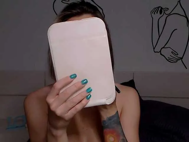 Offline devilishfox on BongaCams