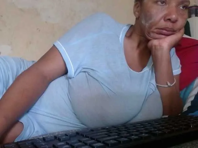 Offline diamondboobs44dddx on BongaCams