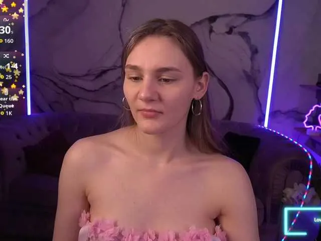 Offline DiamondGoldie on BongaCams