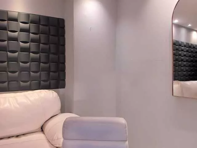 Offline DominiqueVega on BongaCams