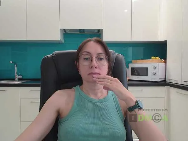 Offline dulcesiomar8 on BongaCams