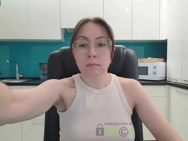 Offline dulcesiomar8 on BongaCams