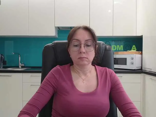 Offline dulcesiomar8 on BongaCams