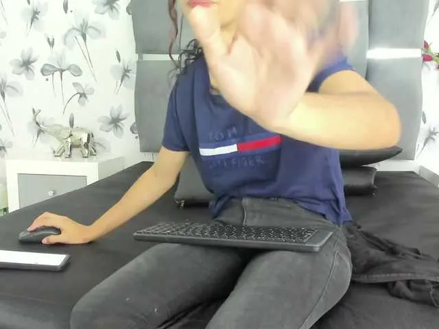 Offline Ehotloveaxxx on BongaCams