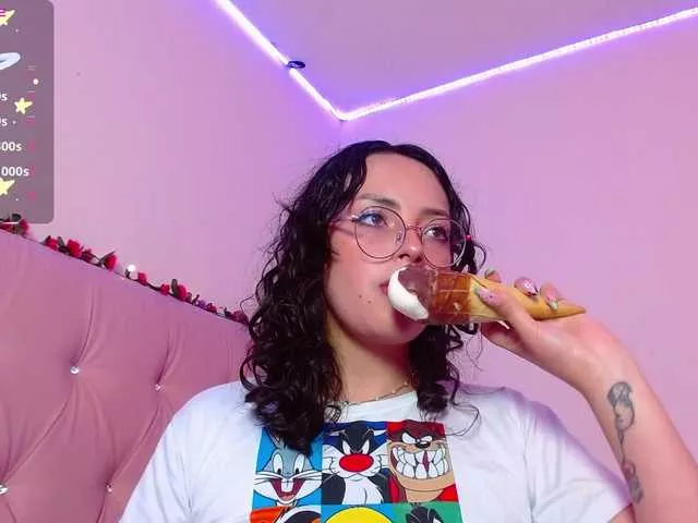 Freechat ela-peach on BongaCams