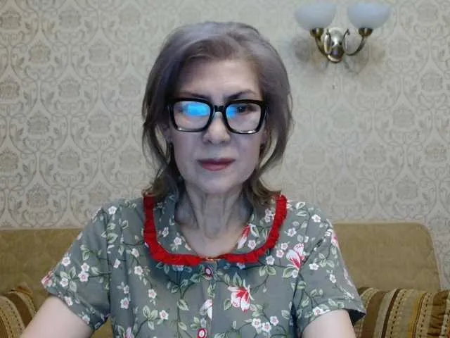 Offline Elegant00Lady on BongaCams