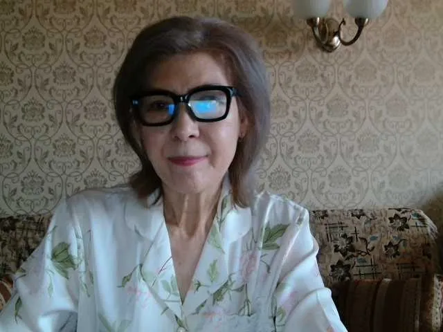 Offline Elegant00Lady on BongaCams