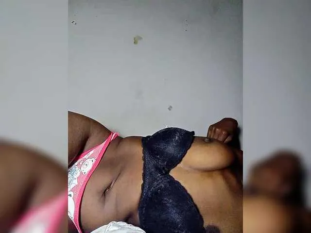 Offline Elisa571 on BongaCams