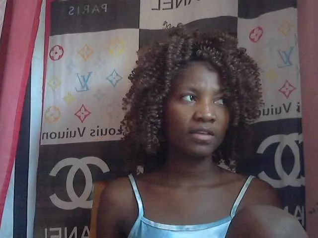 Offline Elizahhh on BongaCams