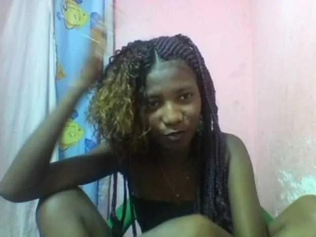 Offline Elizahhh on BongaCams