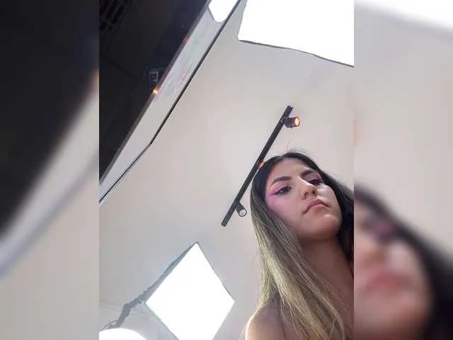 Offline ElizHarper on BongaCams