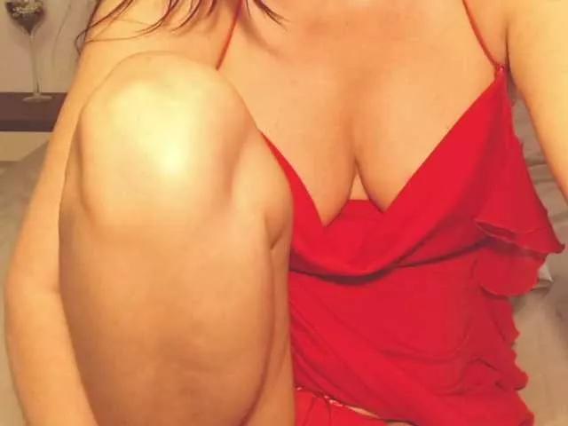 ellaine from BongaCams