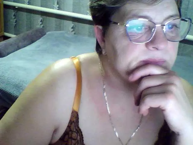 Offline ElzaJewel on BongaCams