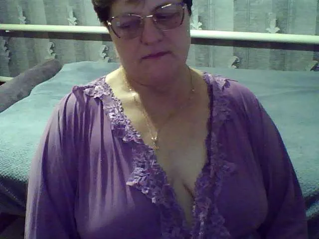 Offline ElzaJewel on BongaCams