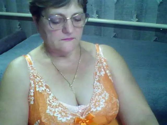 Offline ElzaJewel on BongaCams