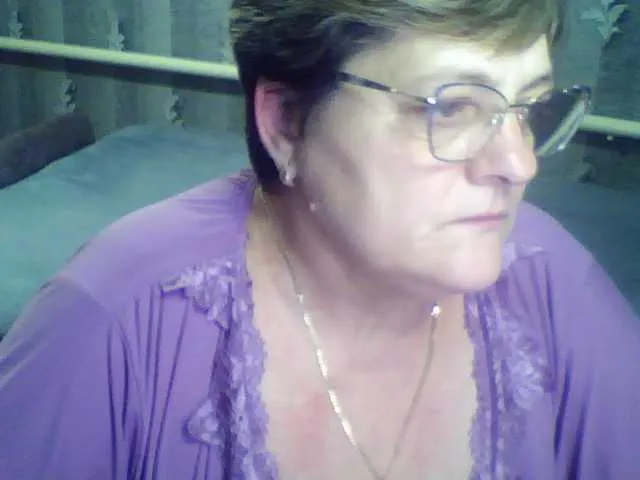 Offline ElzaJewel on BongaCams