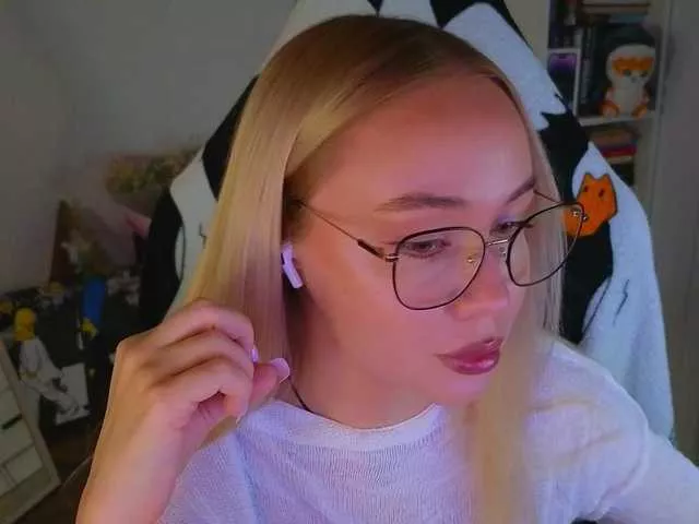 Offline Emili1- on BongaCams