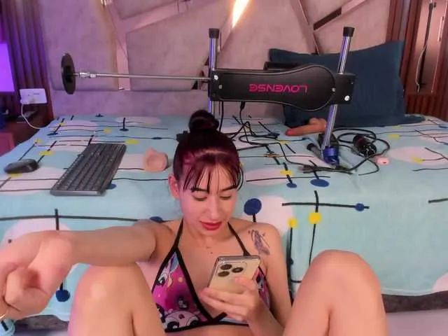 Offline EMILY-CUTE on BongaCams