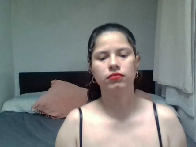 Freechat EmilyCCm on BongaCams