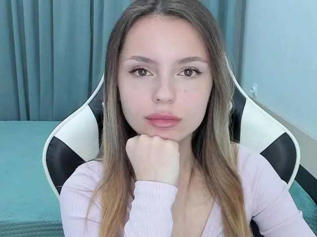 Offline EmilySkout on BongaCams