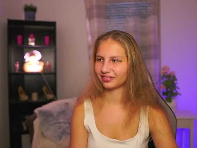 Offline emmiemurray on BongaCams