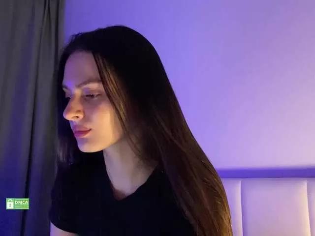 EmmSee from BongaCams