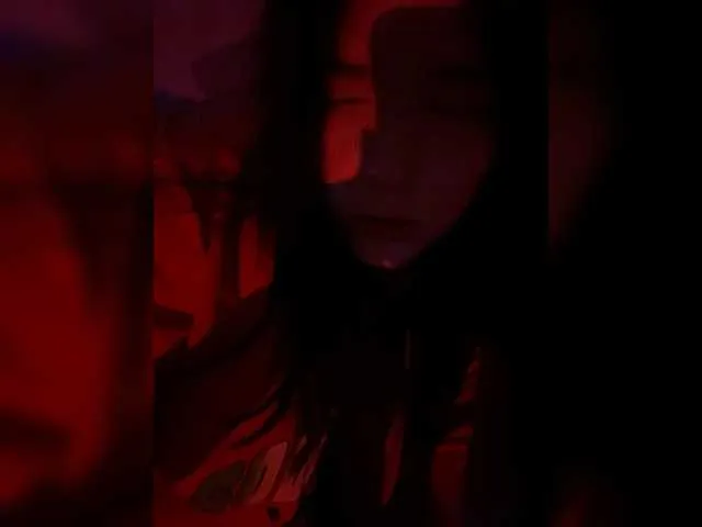 Offline emog1rl on BongaCams