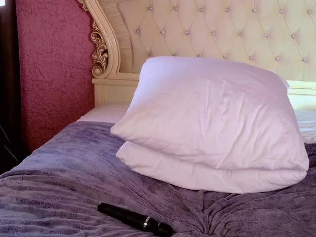 Offline enchantressss on BongaCams