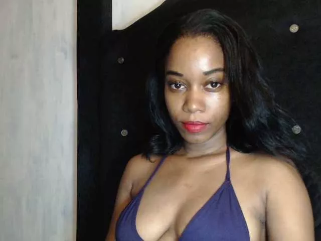 Offline Enchantriss on BongaCams