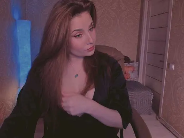 Offline Esmeerrr on BongaCams