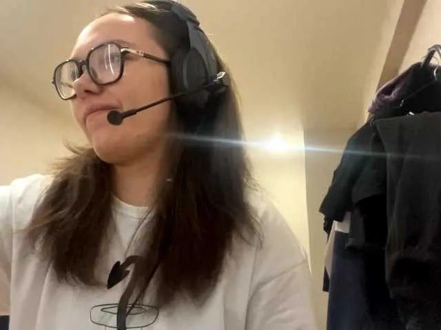 Freechat EsterAiu on BongaCams