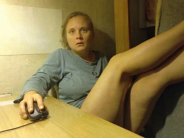 Freechat esterjohns on BongaCams