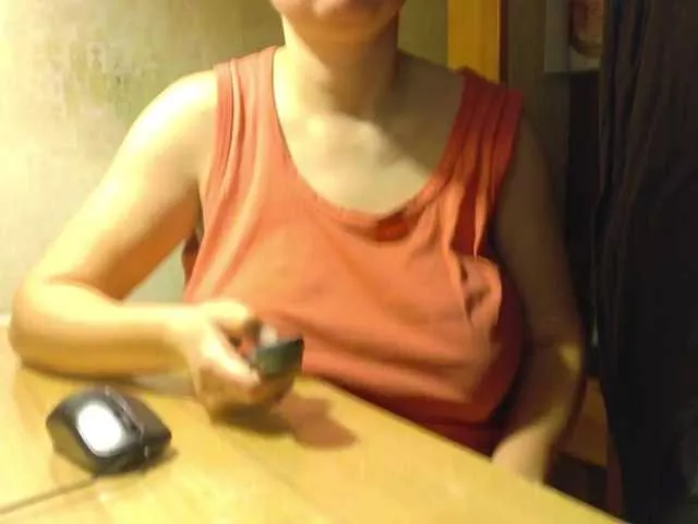 Freechat esterjohns on BongaCams