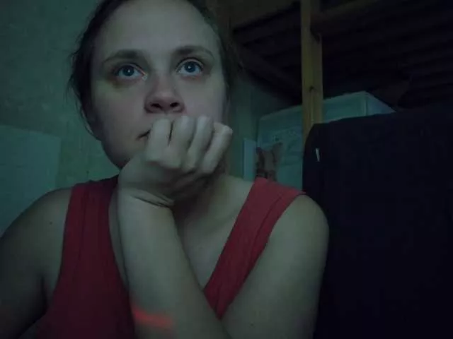 Freechat esterjohns on BongaCams