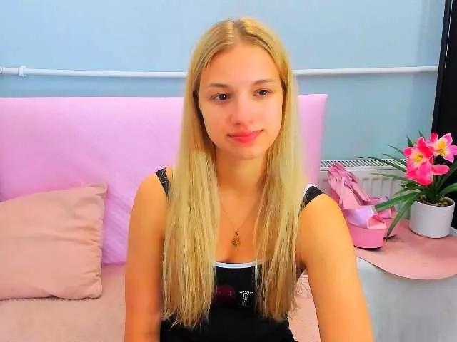 EvetteBody from BongaCams