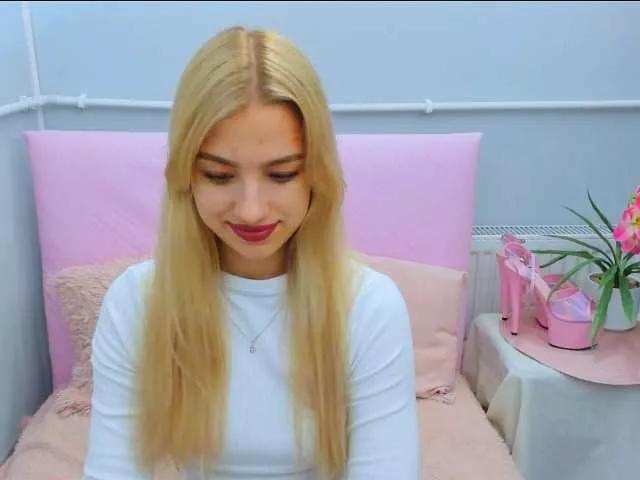 EvetteBody from BongaCams