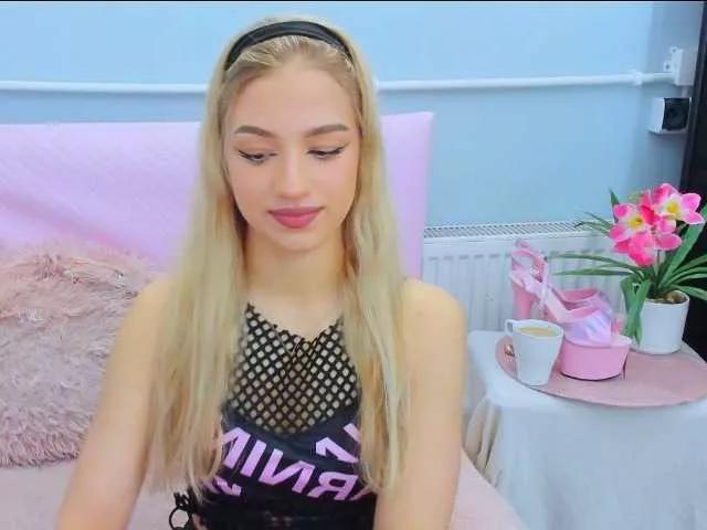 EvetteBody from BongaCams