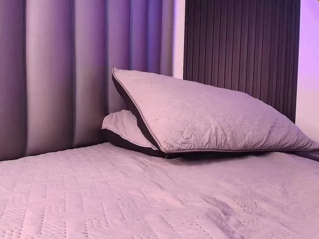 Offline Felicity111 on BongaCams