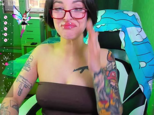 Offline folinskaayaa on BongaCams