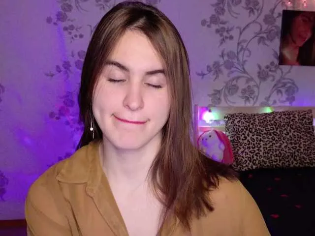 Offline FridaCure on BongaCams