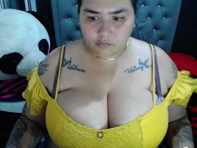 Freechat GabiBigBoobs on BongaCams