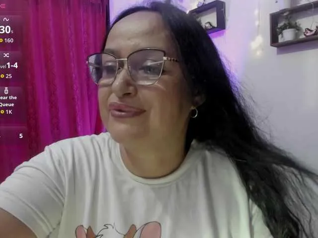 Offline Gianahomi on BongaCams